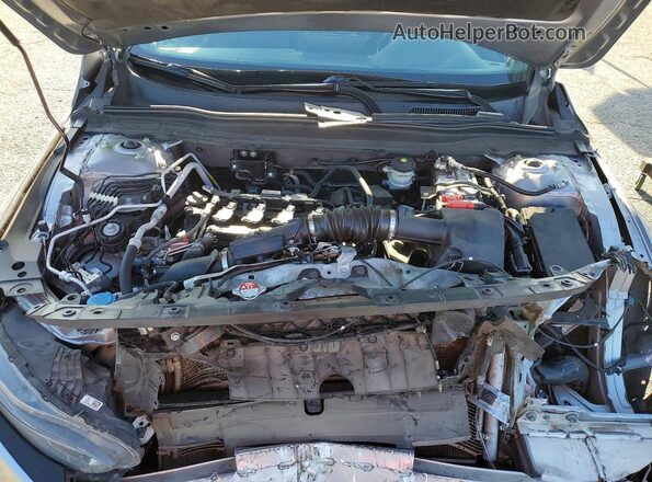 1HGCV1F30JA243875 2018 HONDA ACCORD Silver Rear interior view