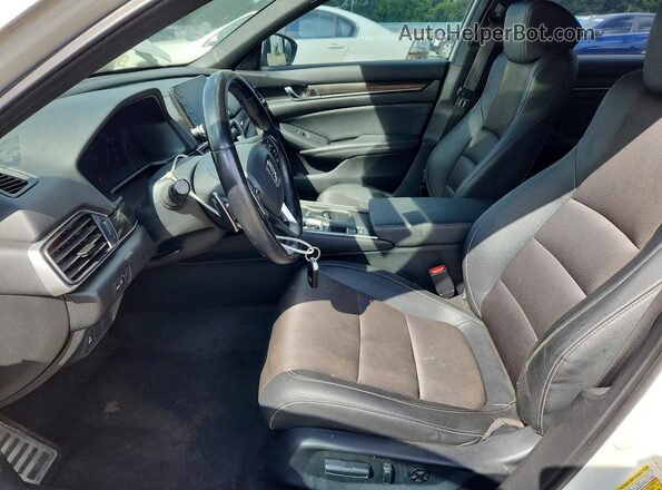 1HGCV1F30KA009446 2019 HONDA ACCORD White Вид салону спереду