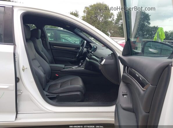 1HGCV1F31KA023176 2019 HONDA ACCORD White Вид салону спереду