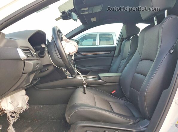 1HGCV1F31MA019907 2021 HONDA ACCORD White Vista interior delantera