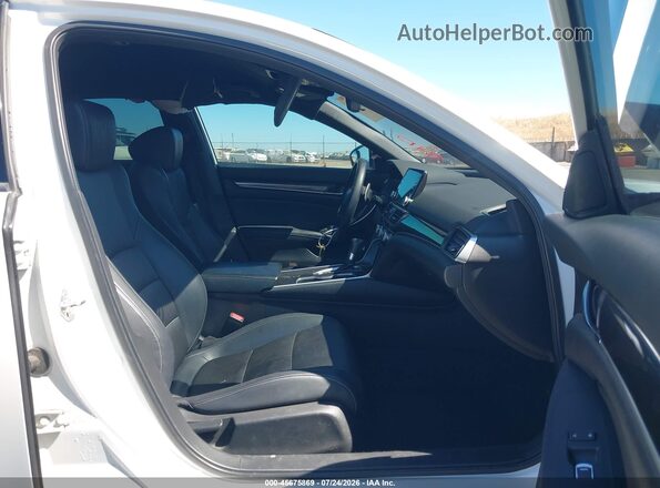 1HGCV1F32JA050417 2018 HONDA ACCORD White Widok wnętrza z przodu