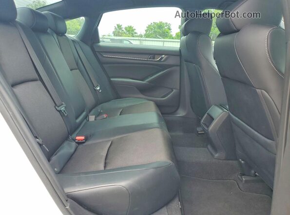 1HGCV1F32JA243764 2018 HONDA ACCORD White Вид задніх сидінь