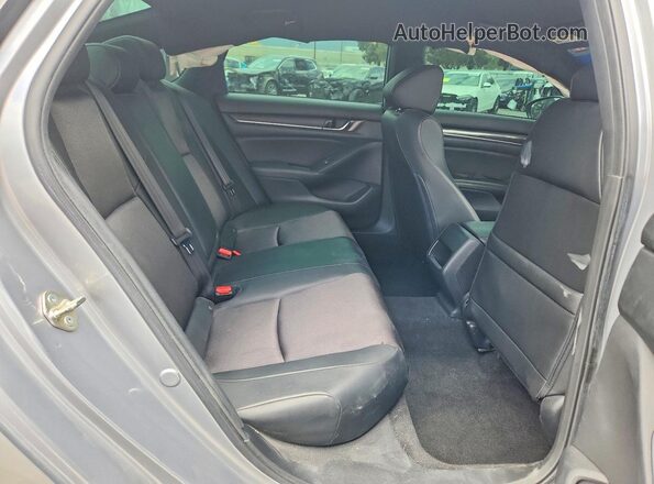 1HGCV1F33KA014074 2019 HONDA ACCORD Silver Widok tylnych siedzeń