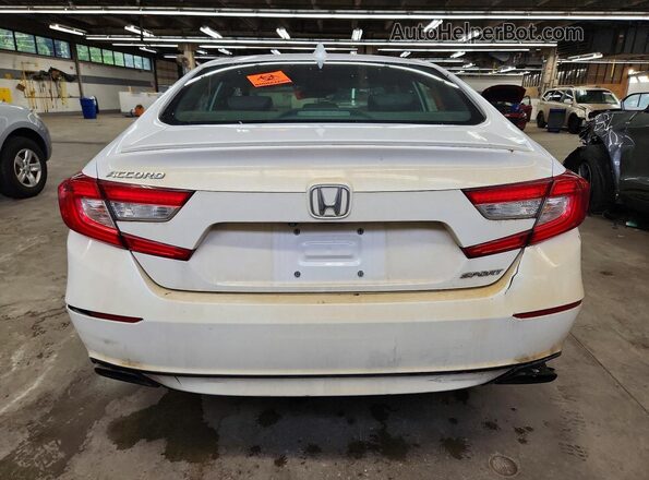 1HGCV1F35JA260574 2018 HONDA ACCORD White Հետևի տեսք