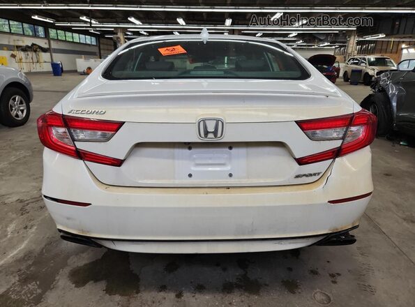 1HGCV1F35JA260574 2018 HONDA ACCORD White 