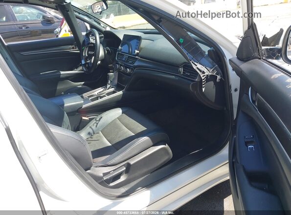 1HGCV1F35JA265905 2018 HONDA ACCORD Белый Вид салона спереди