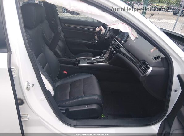 1HGCV1F36JA002032 2018 HONDA ACCORD Белый Вид салона спереди