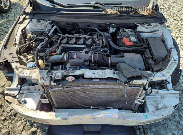 1HGCV1F36JA009708 2018 HONDA ACCORD Белый Вид задней части салона