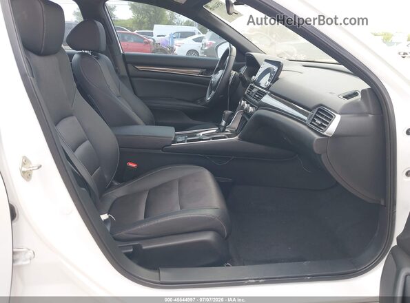 1HGCV1F36KA107462 2019 HONDA ACCORD Белый Вид салона спереди