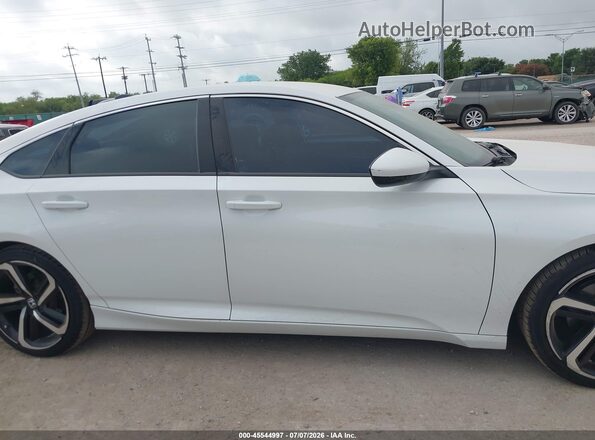 1HGCV1F36KA107462 2019 HONDA ACCORD Белый Вид задней части салона