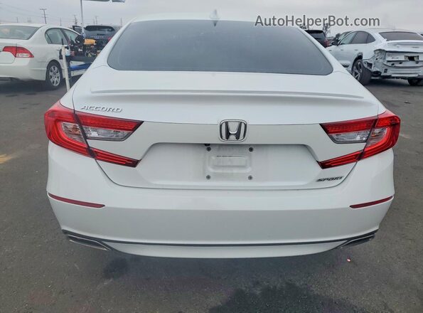 1HGCV1F37JA063065 2018 HONDA ACCORD White უკანა ხედი
