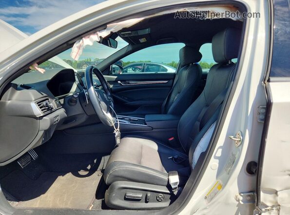 1HGCV1F37KA069630 2019 HONDA ACCORD White Вид салону спереду