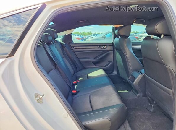 1HGCV1F37KA069630 2019 HONDA ACCORD White Вид задніх сидінь