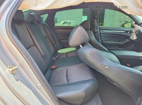 1HGCV1F37KA131348 2019 HONDA ACCORD Серебряный Вид задних сидений