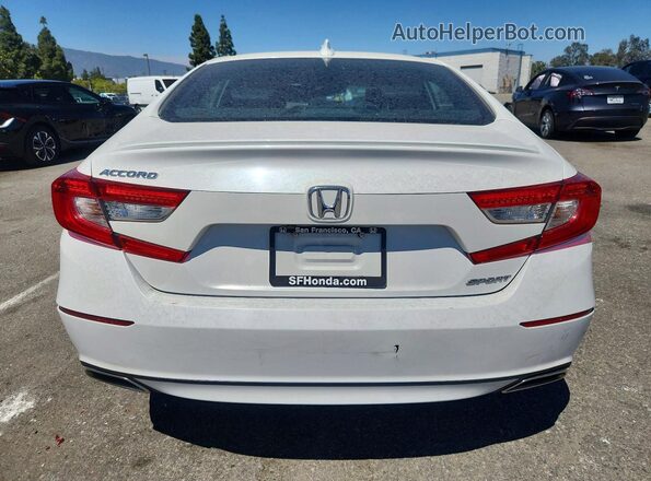 1HGCV1F38JA063866 2018 HONDA ACCORD White Հետևի տեսք