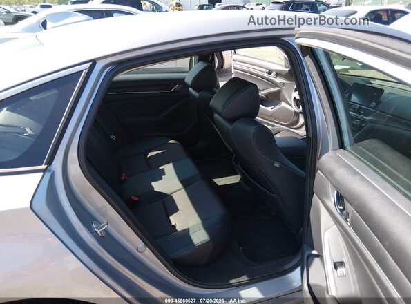 1HGCV1F38JA110815 2018 HONDA ACCORD Silver Widok naklejki z numerem VIN