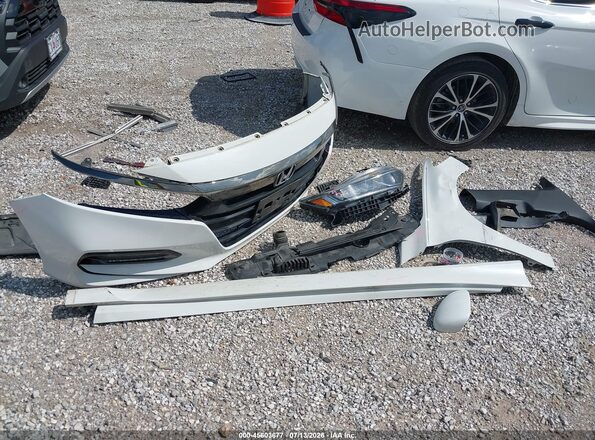 1HGCV1F38JA235734 2018 HONDA ACCORD White Vista del salpicadero