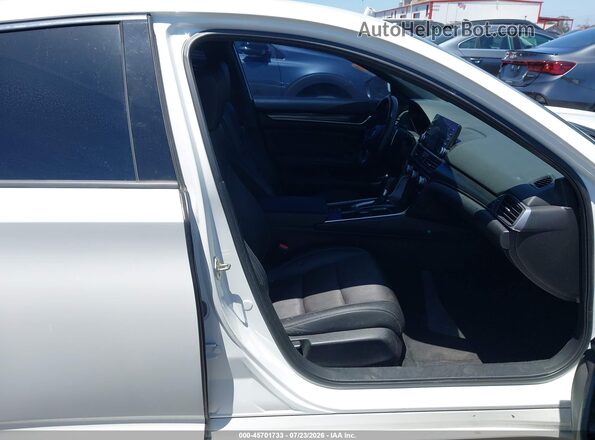 1HGCV1F38KA035552 2019 HONDA ACCORD Белый Вид салона спереди