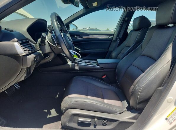1HGCV1F39KA072304 2019 HONDA ACCORD White Front interior view