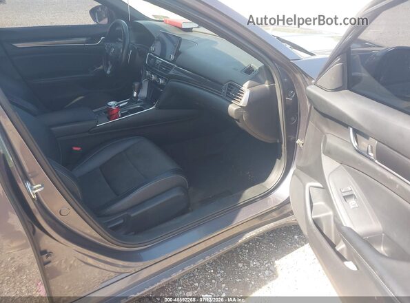 1HGCV1F3XJA243379 2018 HONDA ACCORD Gray Vista interior delantera
