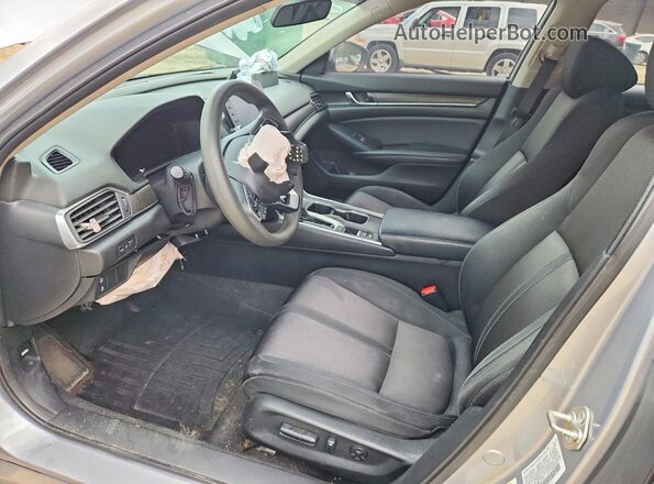 1HGCV1F42JA171344 2018 HONDA ACCORD Silver Front interior view