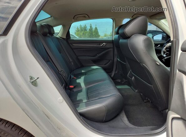 1HGCV1F42MA037650 2021 HONDA ACCORD White Vista de los asientos traseros