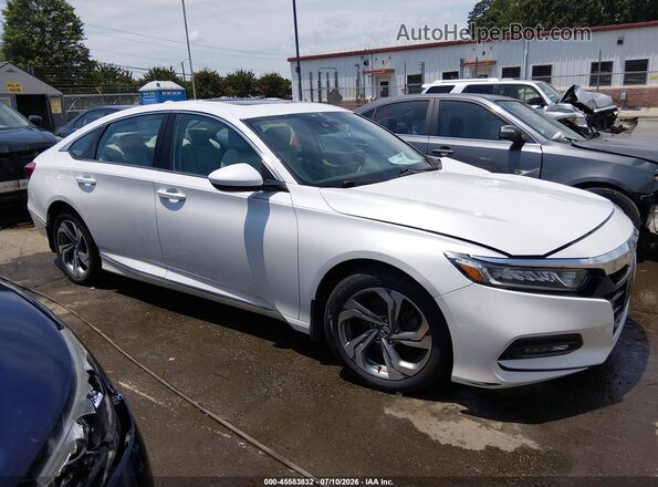 1HGCV1F47JA218447 2018 HONDA ACCORD Белый Вид задней части салона