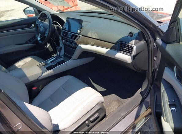 1HGCV1F52JA180621 2018 HONDA ACCORD Серый Вид салона спереди