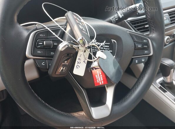 1HGCV1F52JA180621 2018 HONDA ACCORD Серый Вид панели приборов