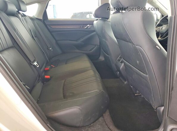 1HGCV1F53JA075408 2018 HONDA ACCORD White Вид задніх сидінь
