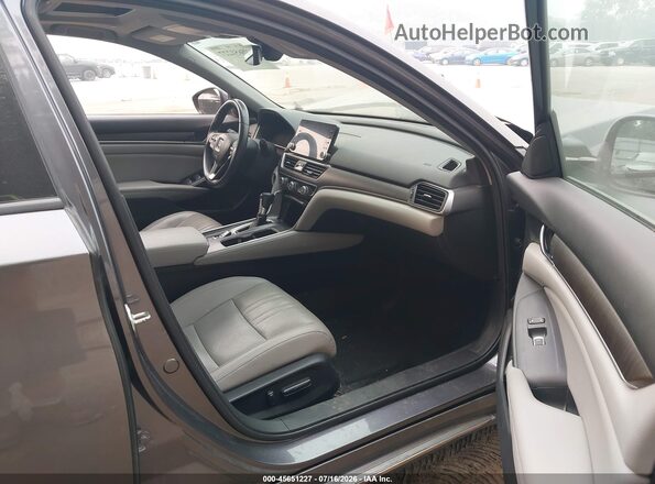 1HGCV1F53JA224044 2018 HONDA ACCORD Серый Вид салона спереди