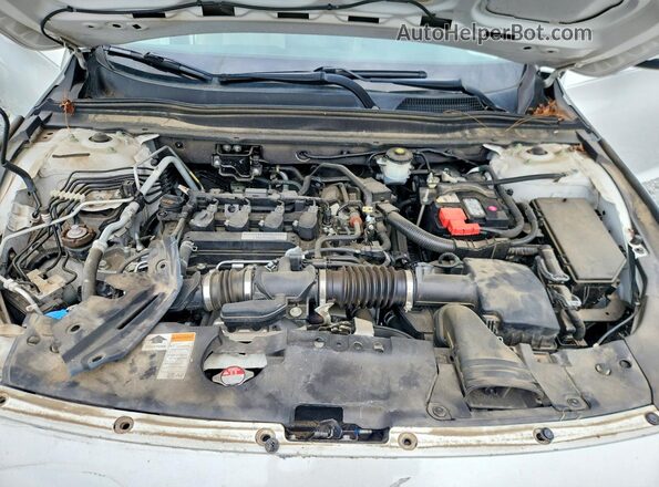 1HGCV1F54JA208855 2018 HONDA ACCORD White Widok wnętrza z tyłu