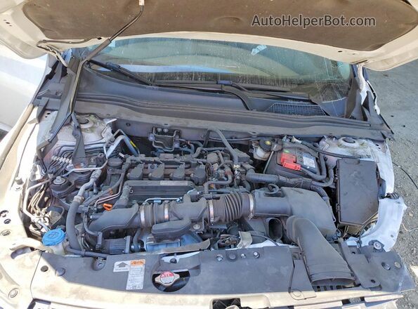 1HGCV1F56JA133883 2018 HONDA ACCORD White Widok wnętrza z tyłu