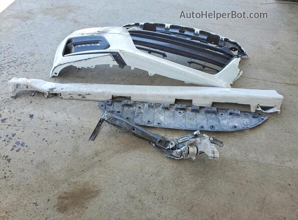 1HGCV1F56JA133883 2018 HONDA ACCORD White Widok komory silnika