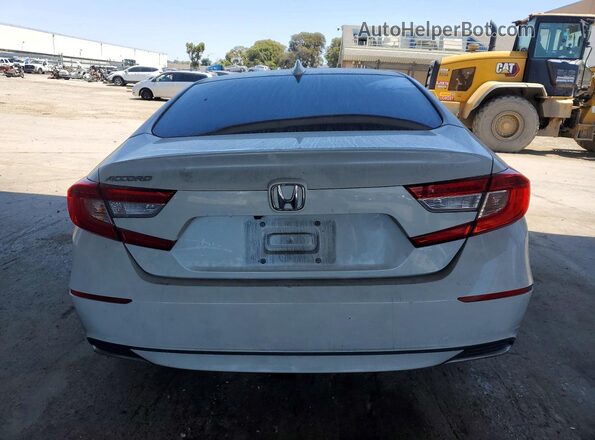 1HGCV1F56JA133883 2018 HONDA ACCORD White Widok z tyłu