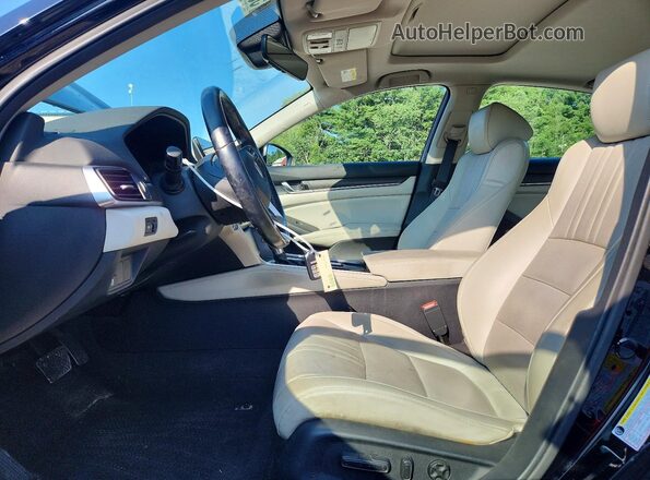 1HGCV1F58JA031808 2018 HONDA ACCORD Black Вид салону спереду
