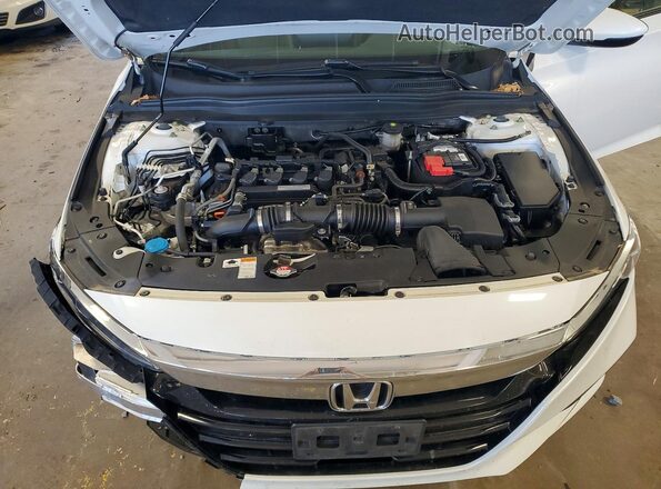 1HGCV1F98JA057943 2018 HONDA ACCORD White Widok wnętrza z tyłu