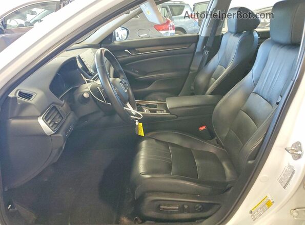 1HGCV1F98JA057943 2018 HONDA ACCORD White Widok wnętrza z przodu