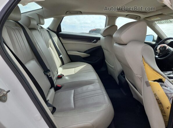 1HGCV1F99JA062908 2018 HONDA ACCORD White Հետևի նստատեղերի տեսք