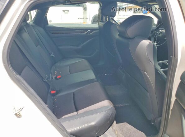 1HGCV2E37JA001320 2018 HONDA ACCORD White Вид задніх сидінь