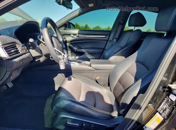1HGCV2F30JA035758 2018 HONDA ACCORD Black Вид салону спереду
