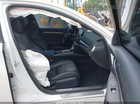 1HGCV2F32JA008092 2018 HONDA ACCORD White Սալոնի դիմացի տեսք
