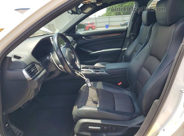 1HGCV2F34JA045564 2018 HONDA ACCORD White Սալոնի դիմացի տեսք