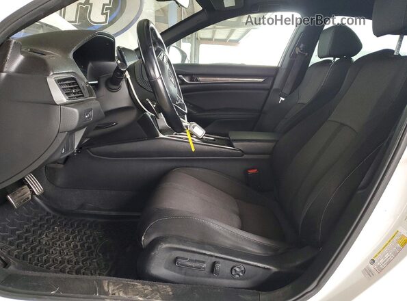 1HGCV2F34LA028864 2020 HONDA ACCORD White Вид салону спереду