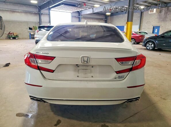 1HGCV2F36JA017569 2018 HONDA ACCORD White Rear view