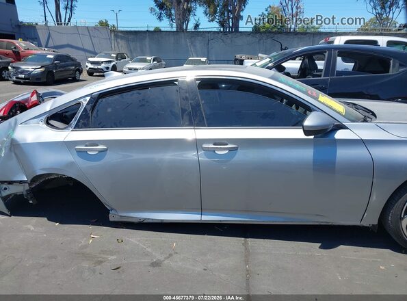 1HGCV2F36KA019176 2019 HONDA ACCORD Серебряный Вид задней части салона