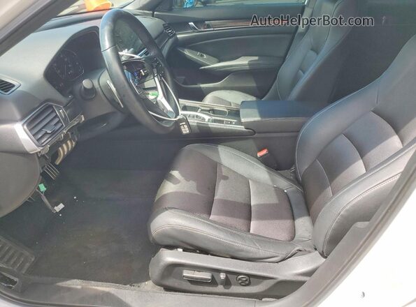 1HGCV2F37KA023074 2019 HONDA ACCORD White Вид салону спереду