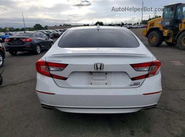 1HGCV2F39JA050906 2018 HONDA ACCORD White Вид ззаду