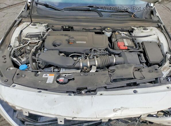 1HGCV2F39JA050906 2018 HONDA ACCORD White Вид задньої частини салону