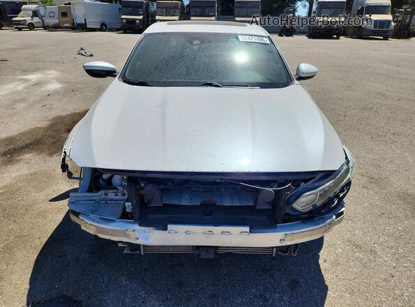 1HGCV2F39JA054034 2018 HONDA ACCORD White Front view